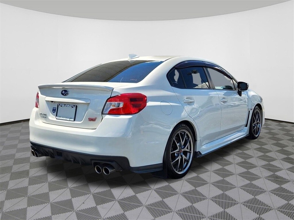 2016 Subaru WRX STI Limited photo 4