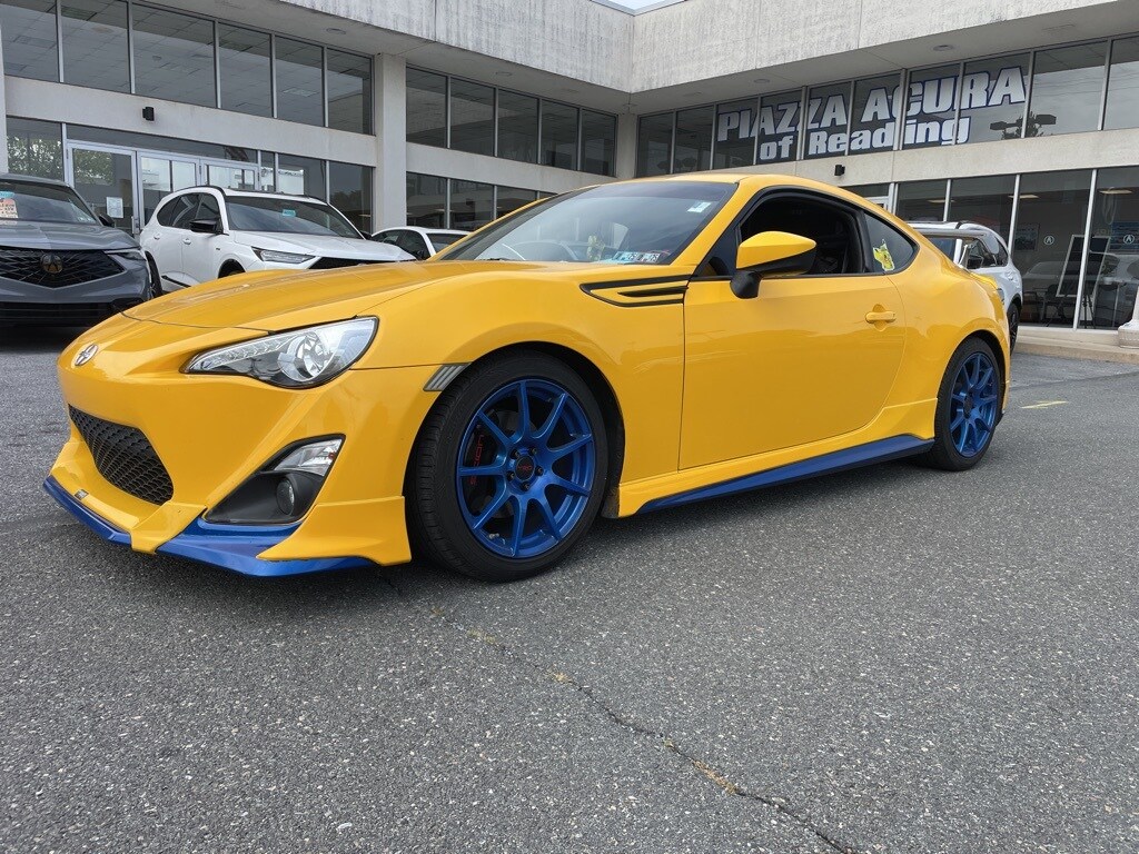 2015 Scion FR-S photo 3