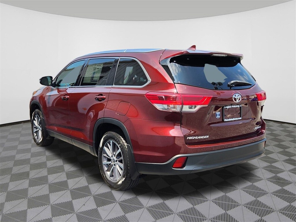 2019 Toyota Highlander XLE photo 3