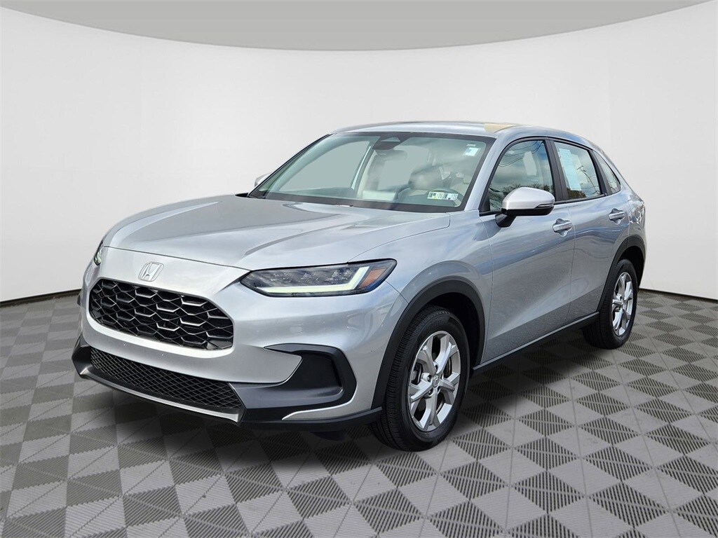 2025 Honda HR-V LX photo 2