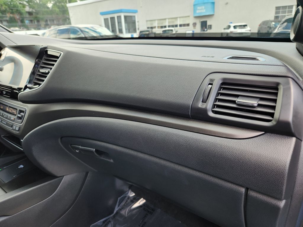 2025 Honda Ridgeline TrailSport - Photo 17