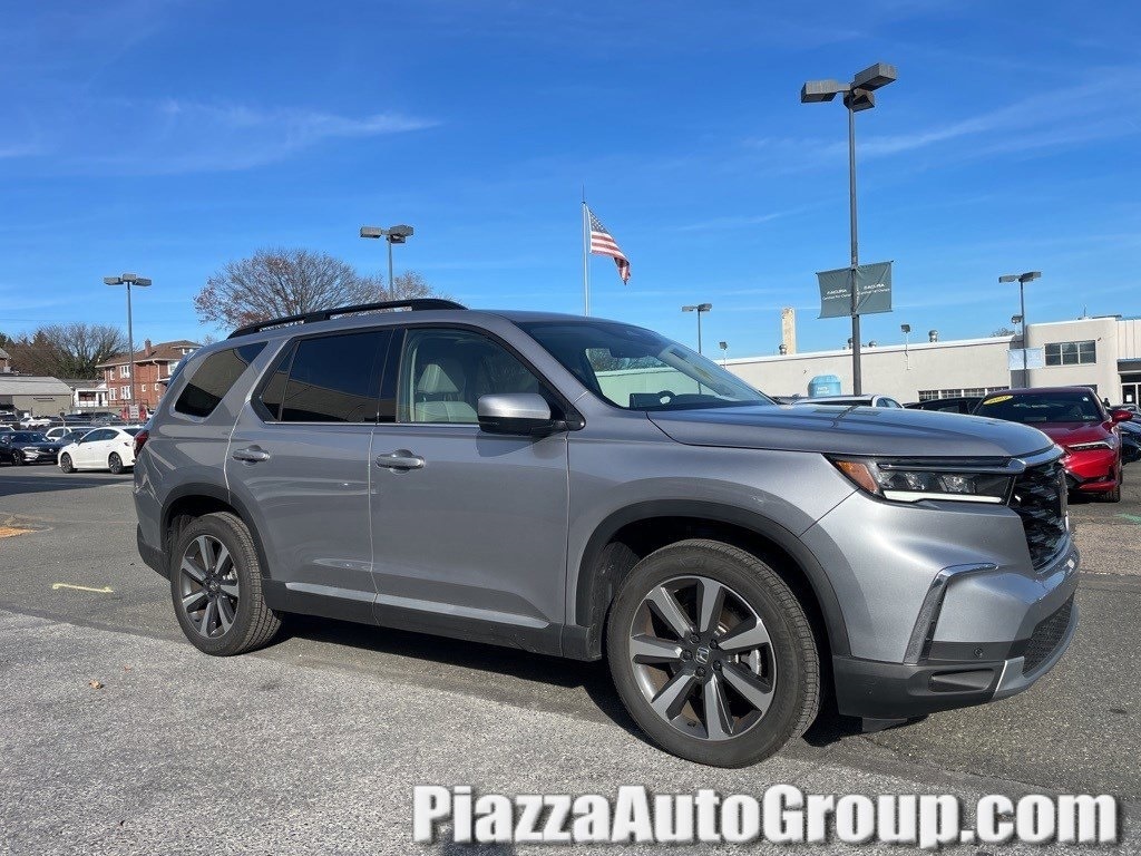 Used 2025 Honda Pilot Touring SUV