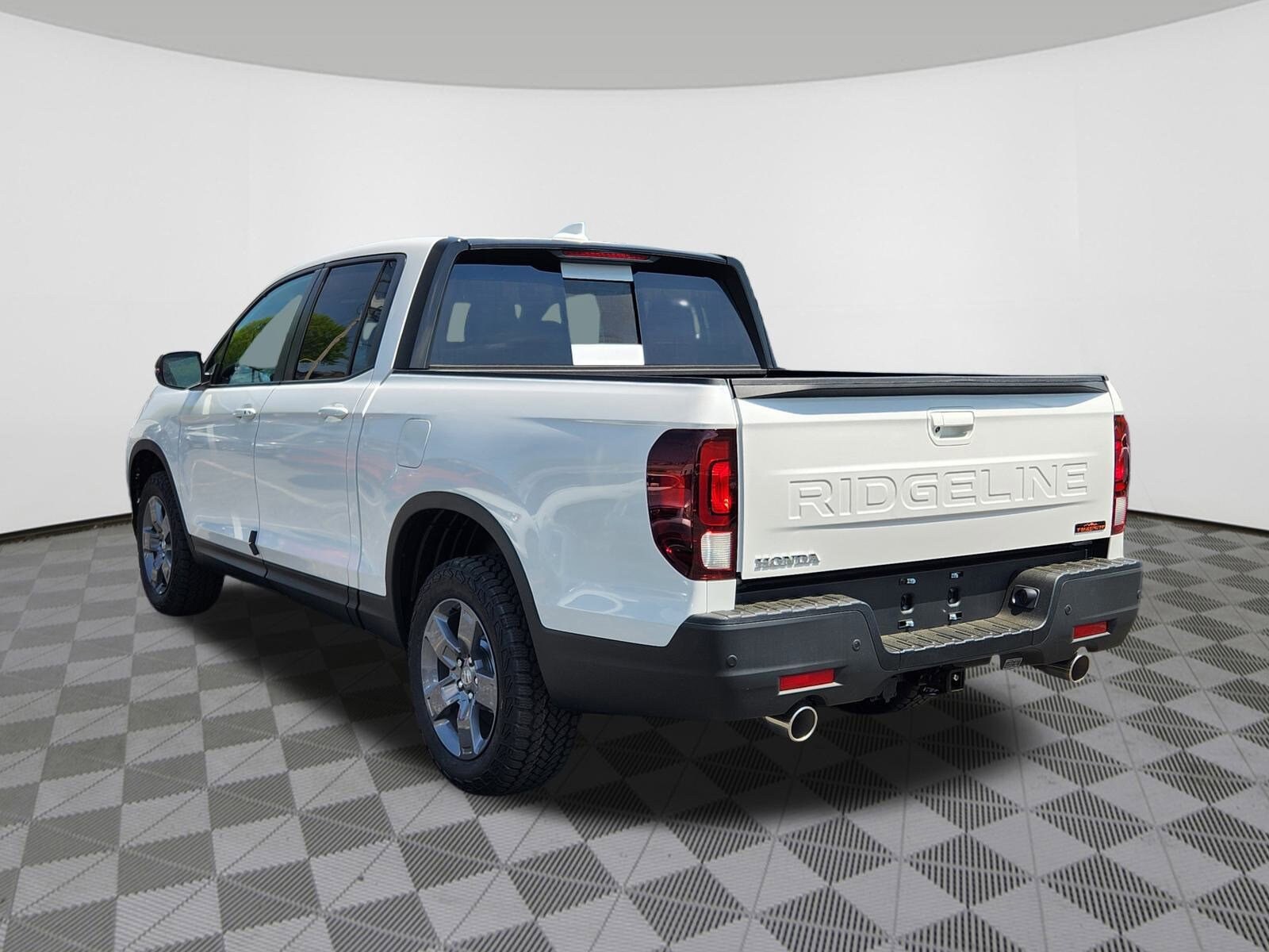 2025 Honda Ridgeline TrailSport photo 3