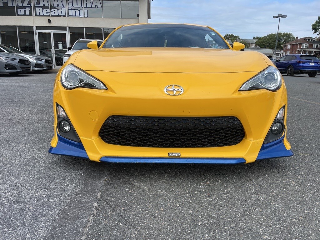 2015 Scion FR-S photo 2