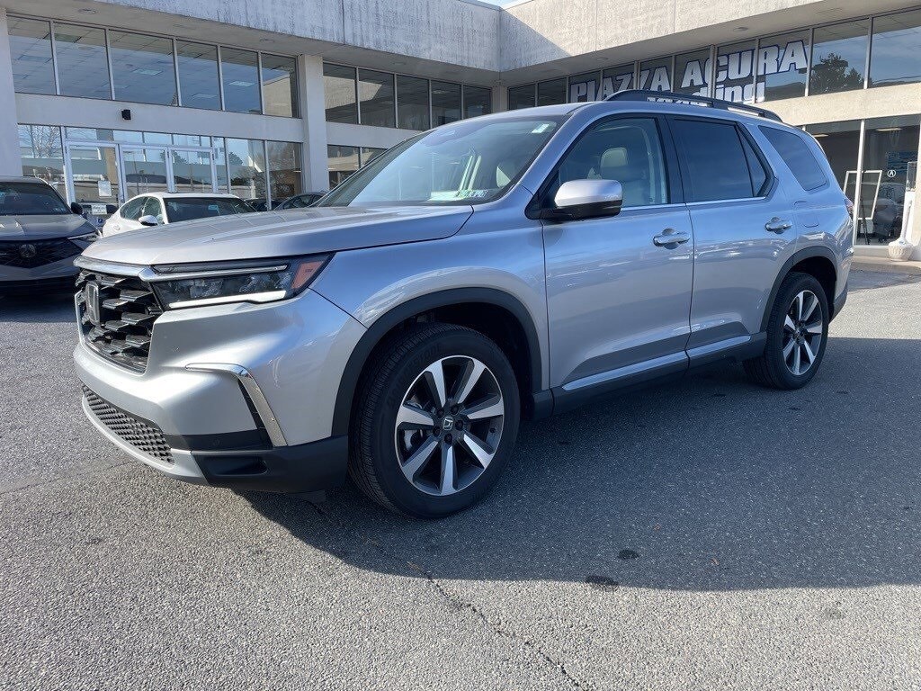 Used 2025 Honda Pilot Touring SUV