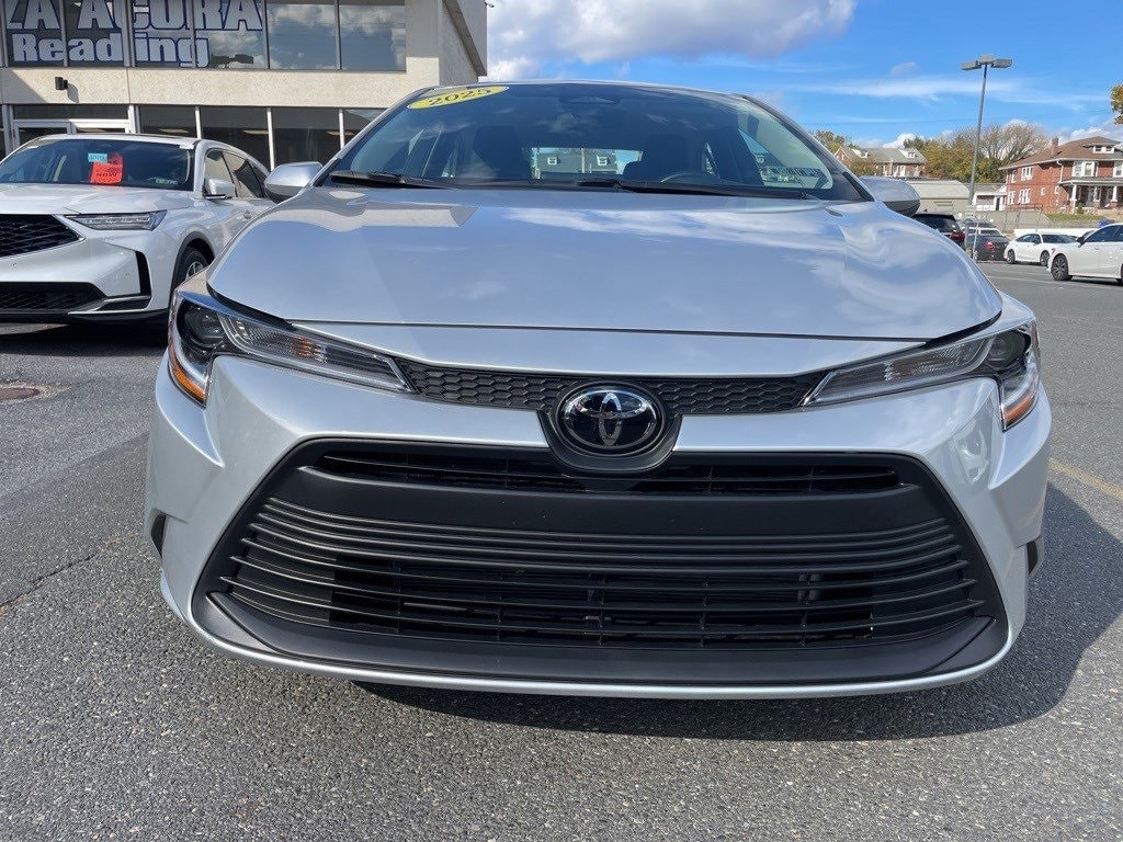 Used 2025 Toyota Corolla LE with VIN 5YFB4MDEXSP231006 for sale in Kansas City