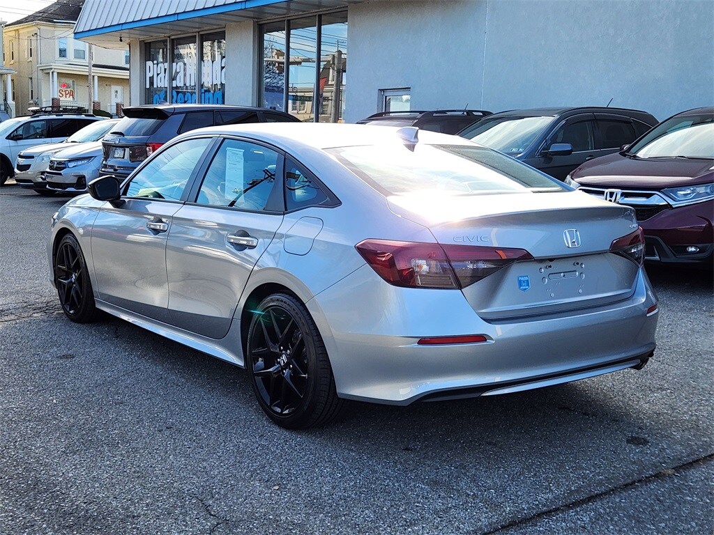 2025 Honda Civic Sport photo 3