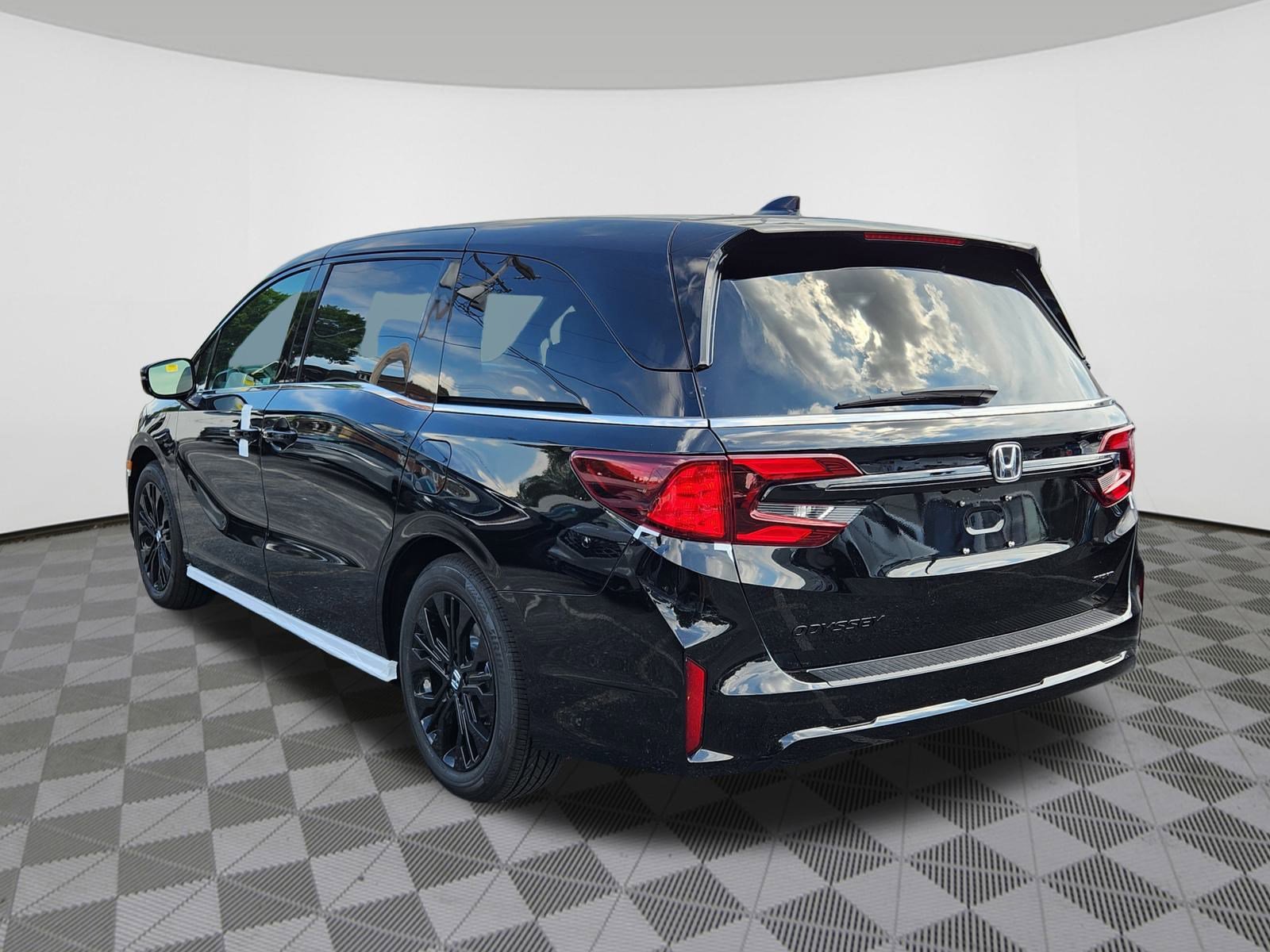 2026 Honda Odyssey photo 3