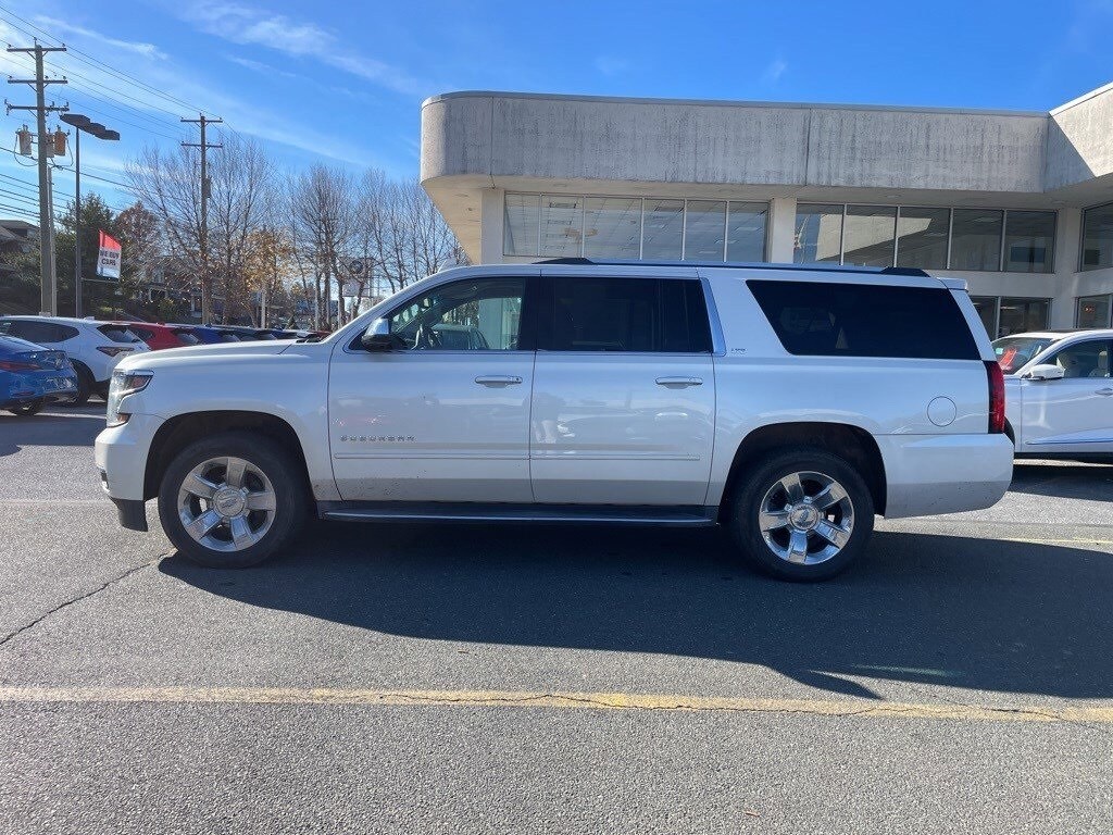 2015 Chevrolet Suburban LTZ photo 4