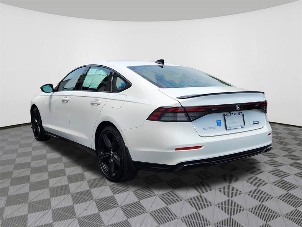 2023 Honda Accord Hybrid Sport-L photo 3