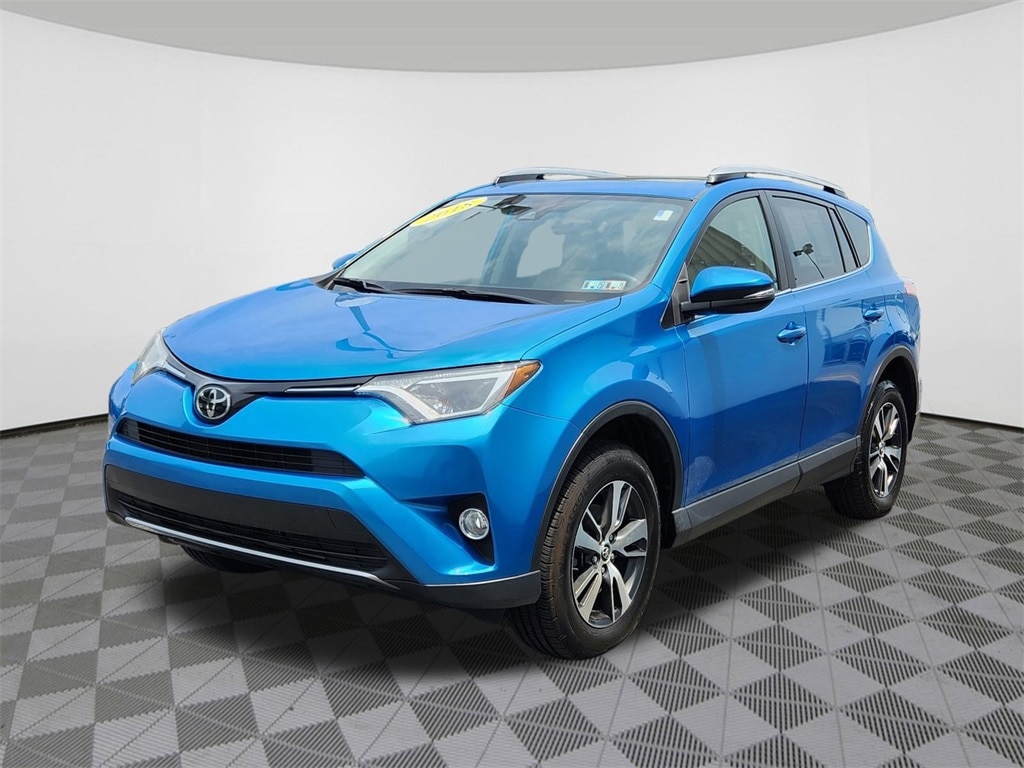 Used 2018 Toyota RAV4 XLE with VIN JTMRFREV4JD251886 for sale in Reading, PA