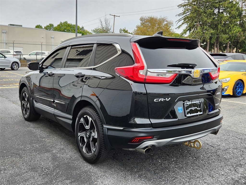 2017 Honda CR-V Touring photo 3