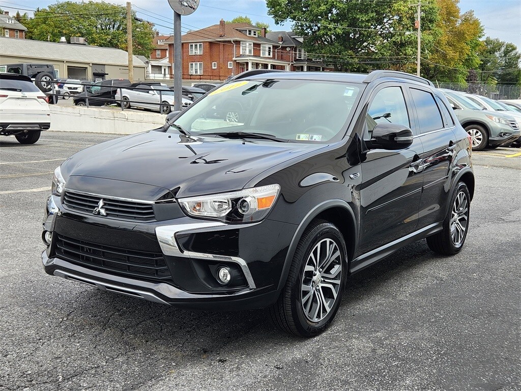 2017 Mitsubishi Outlander Sport SEL photo 2