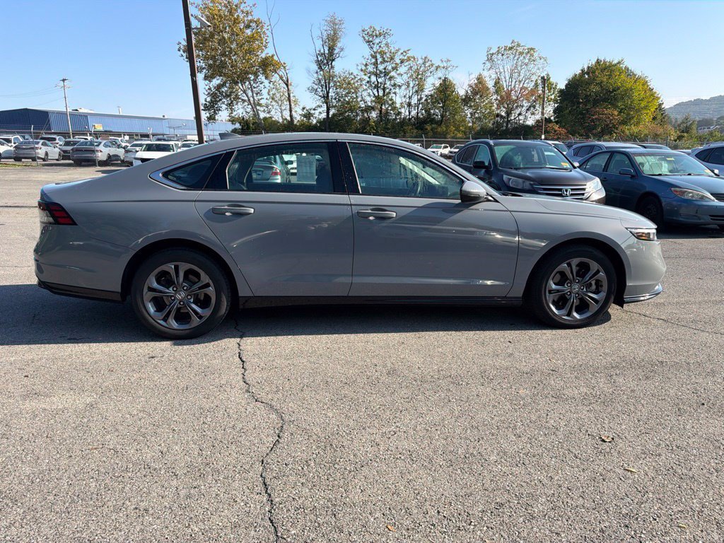 2023 Honda Accord Hybrid EX-L - Photo 8