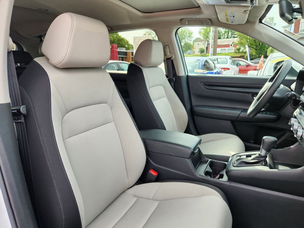 2025 Honda CR-V EX - Photo 16