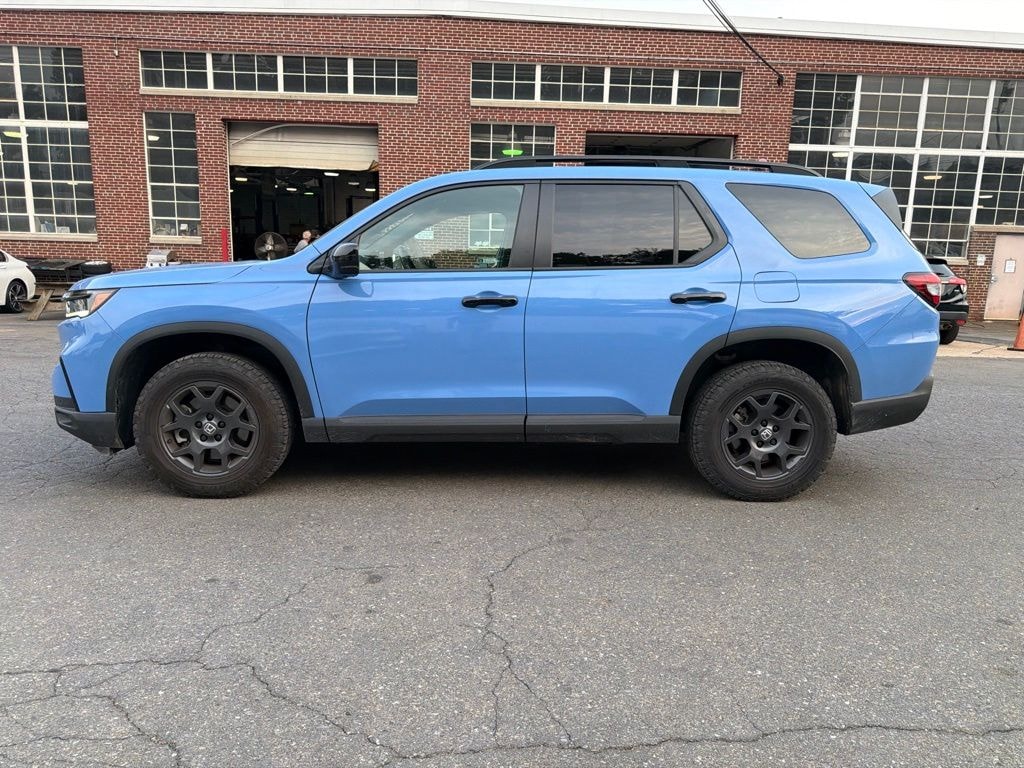 Used 2025 Honda Pilot TrailSport SUV