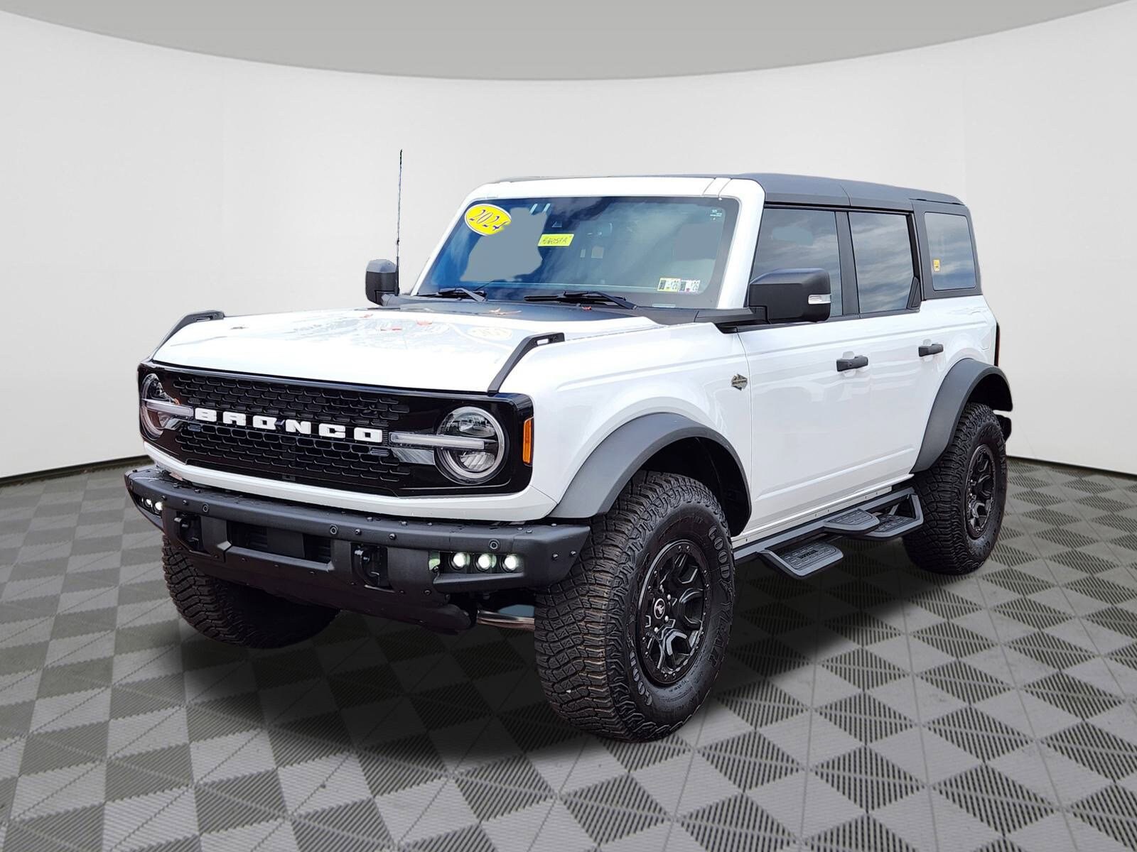 2024 Ford Bronco Wildtrak photo 2