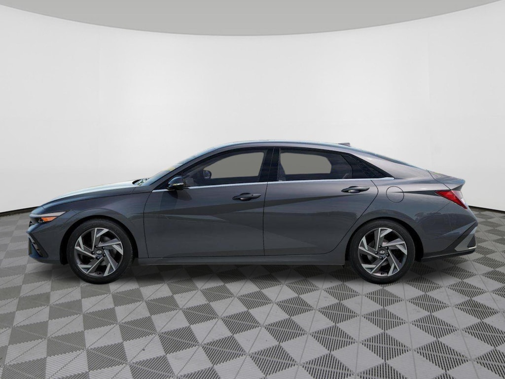 New 2026 Hyundai Elantra Limited Sedan