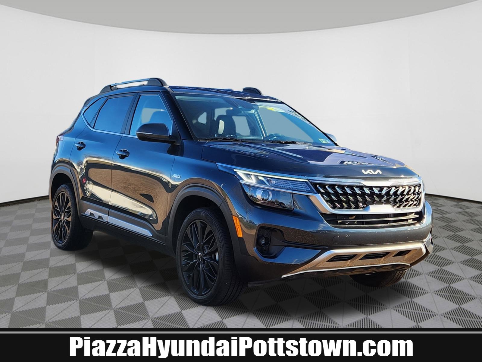 2023 Kia Seltos Nightfall's photo