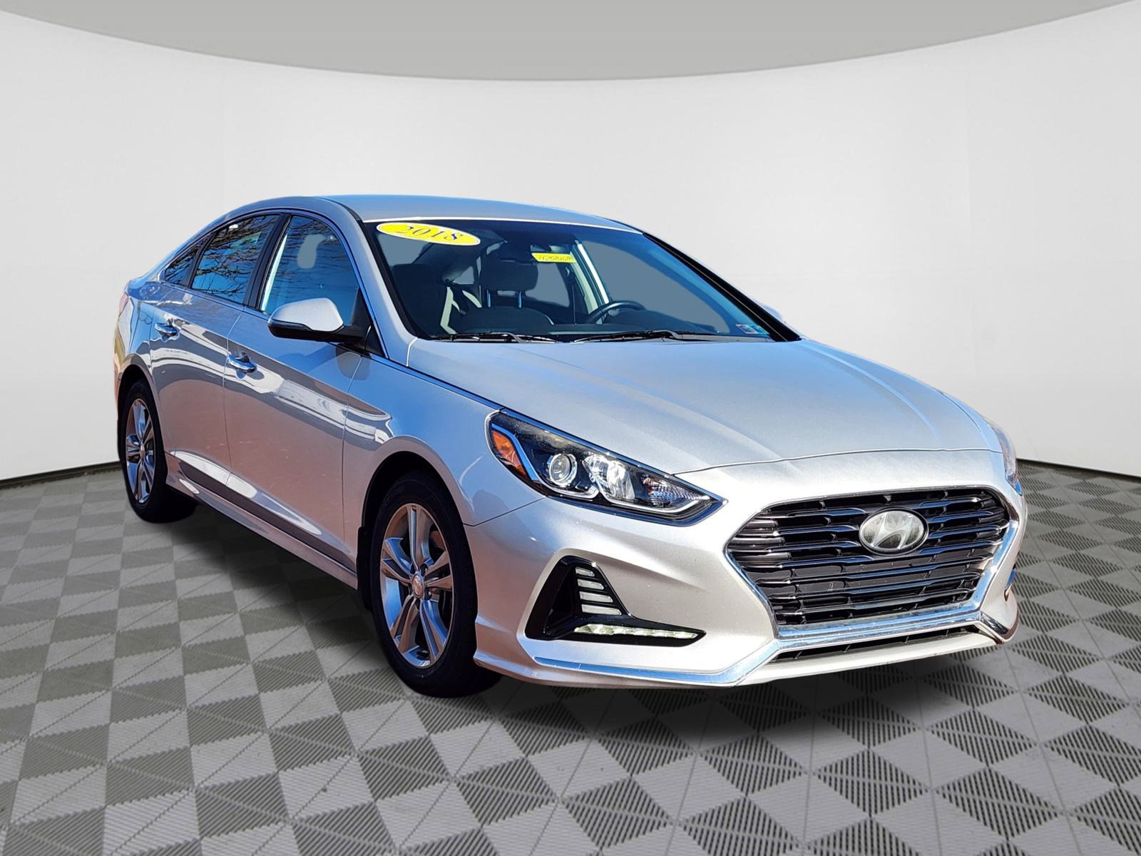 2018 Hyundai Sonata SEL photo 2