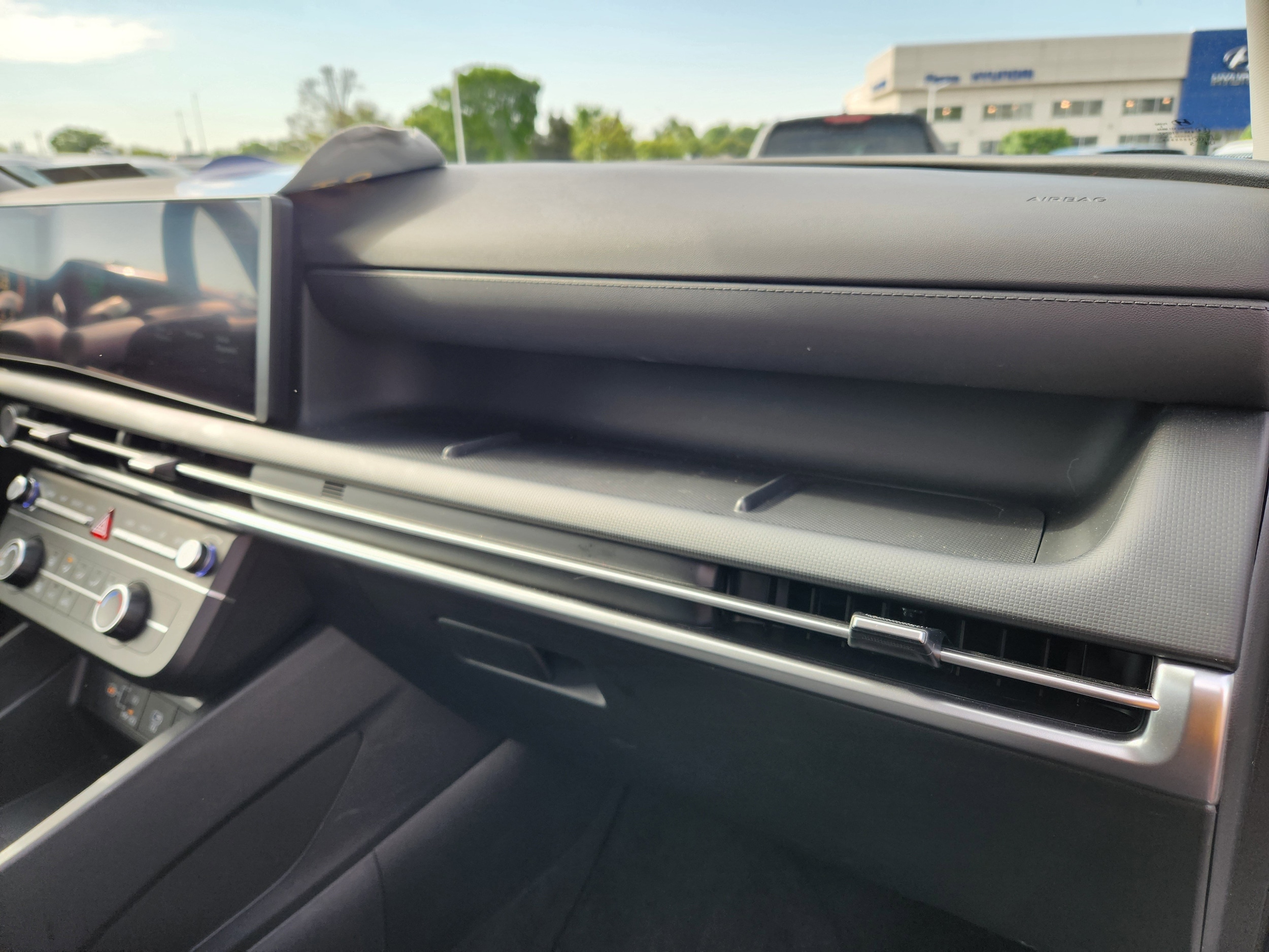 2025 Hyundai Tucson SE - Photo 17