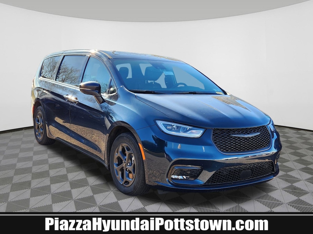 Used 2022 Chrysler Pacifica Hybrid Limited Van Passenger Van