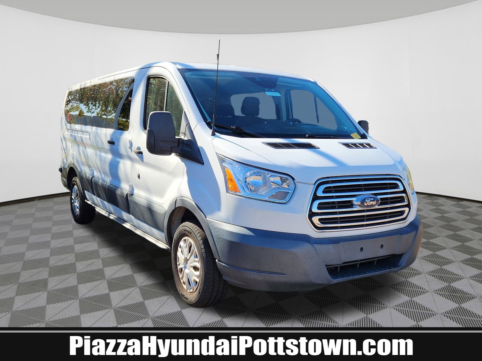 2018 Ford Transit Wagon XLT's photo
