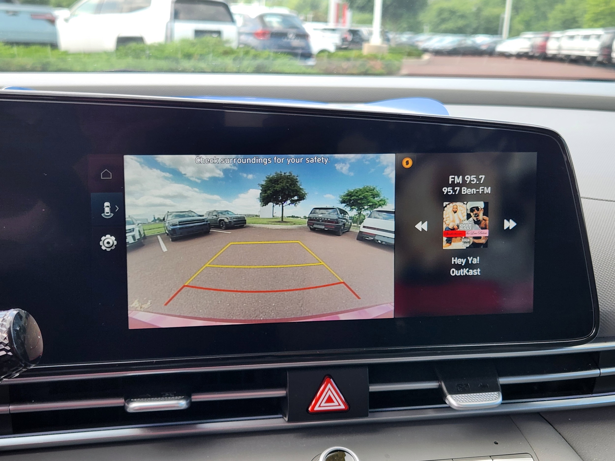 2024 Hyundai Elantra SEL - Photo 23