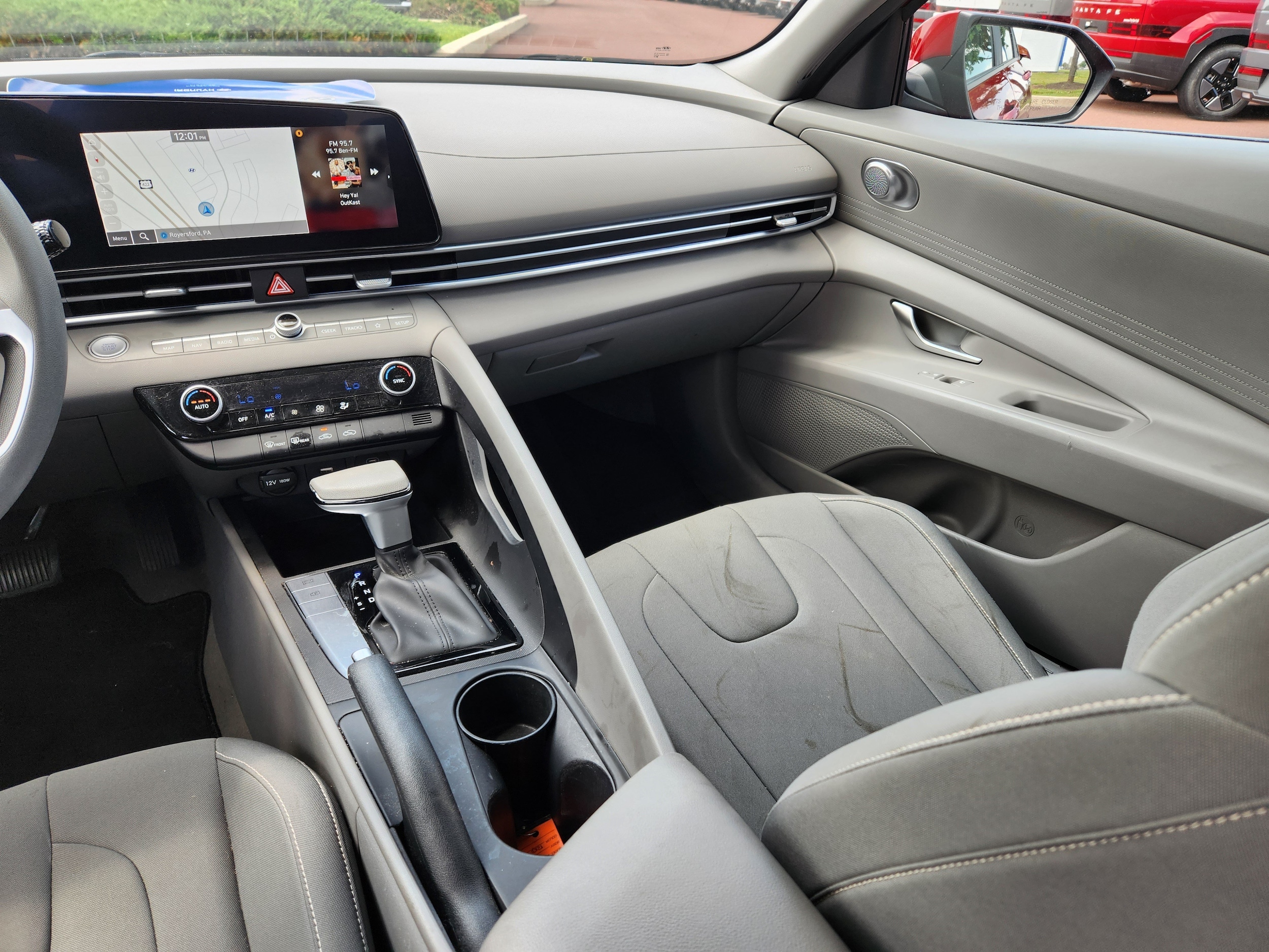 2024 Hyundai Elantra SEL - Photo 14