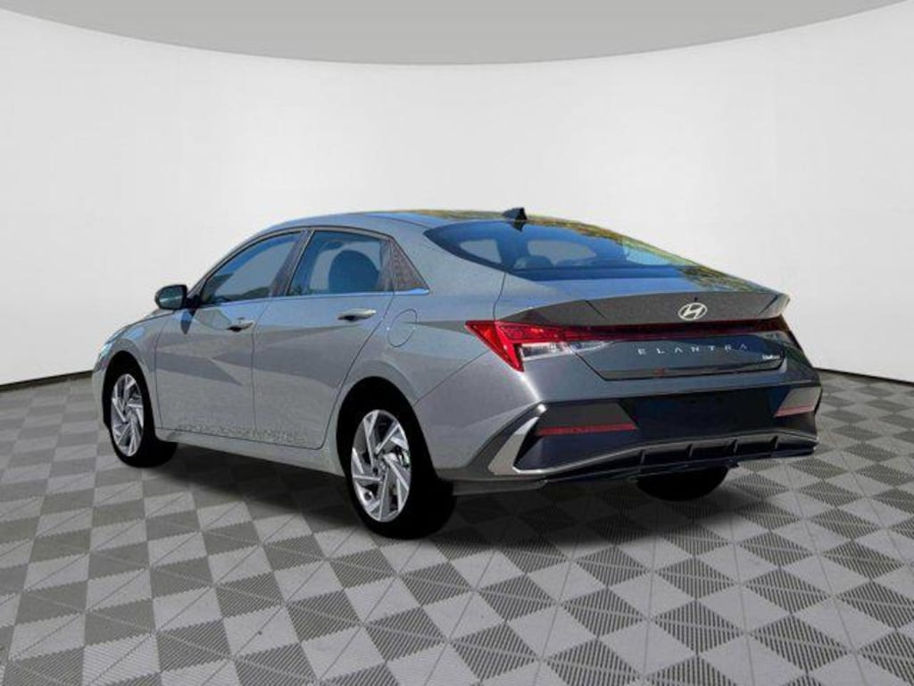 New 2026 Hyundai Elantra Limited Sedan