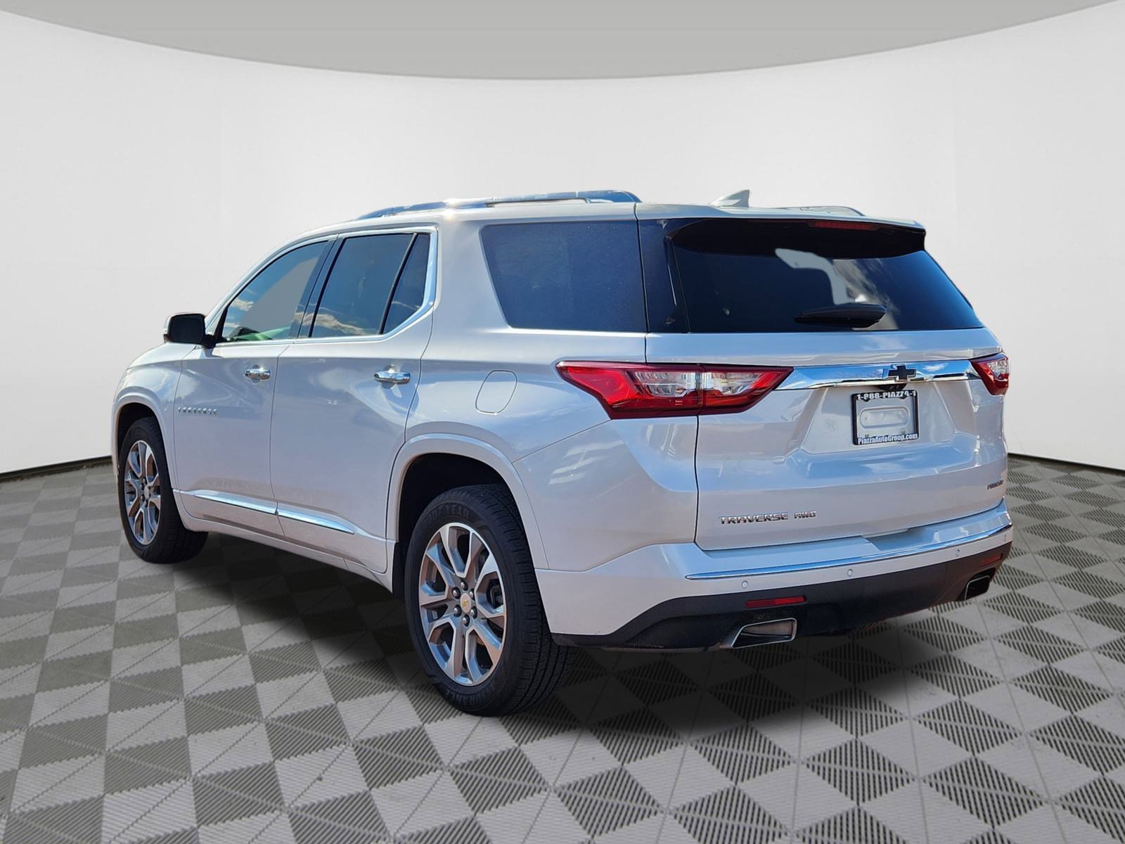 2020 Chevrolet Traverse Premier photo 2