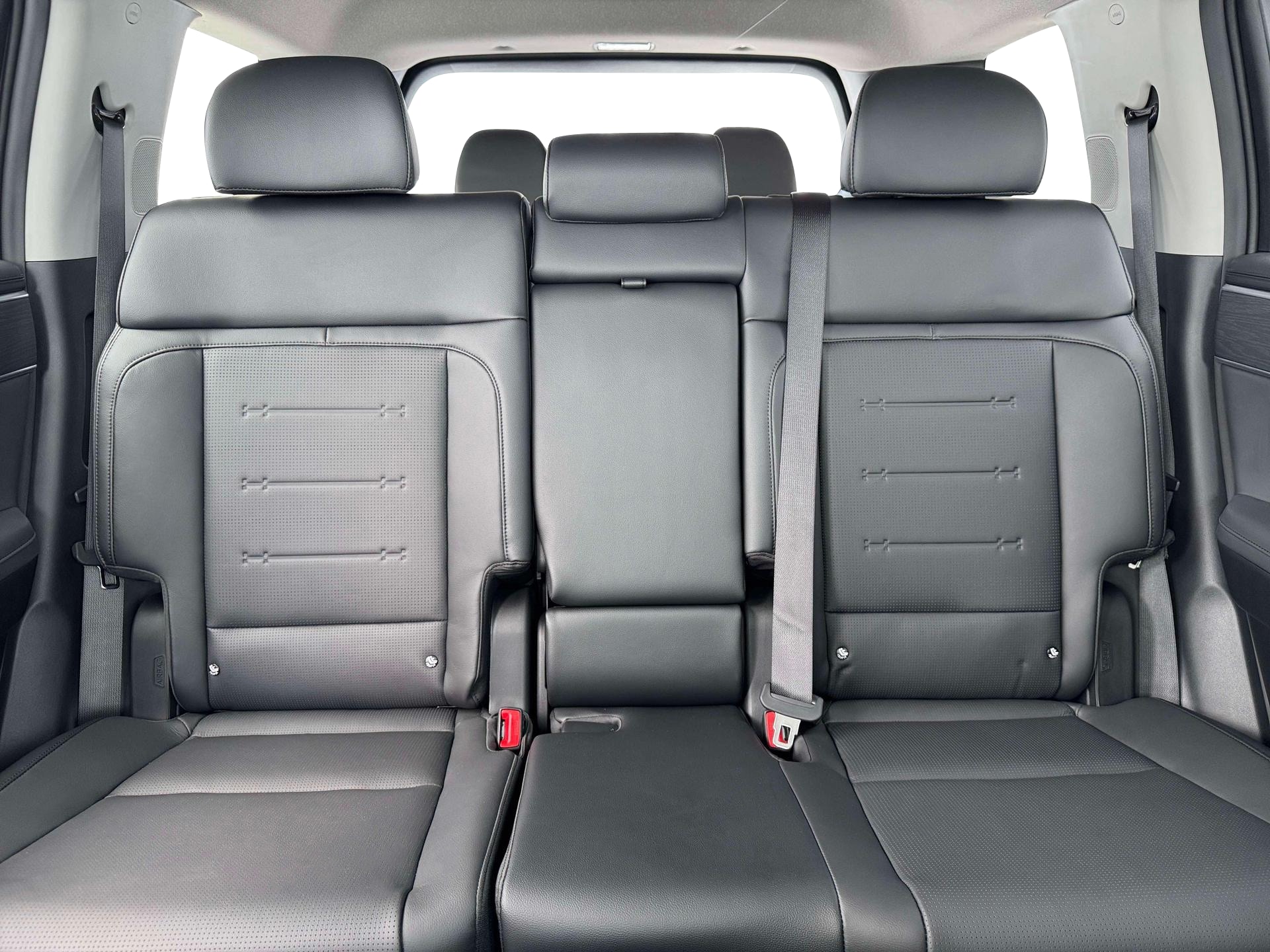 2026 Hyundai Santa Fe Limited - Photo 16