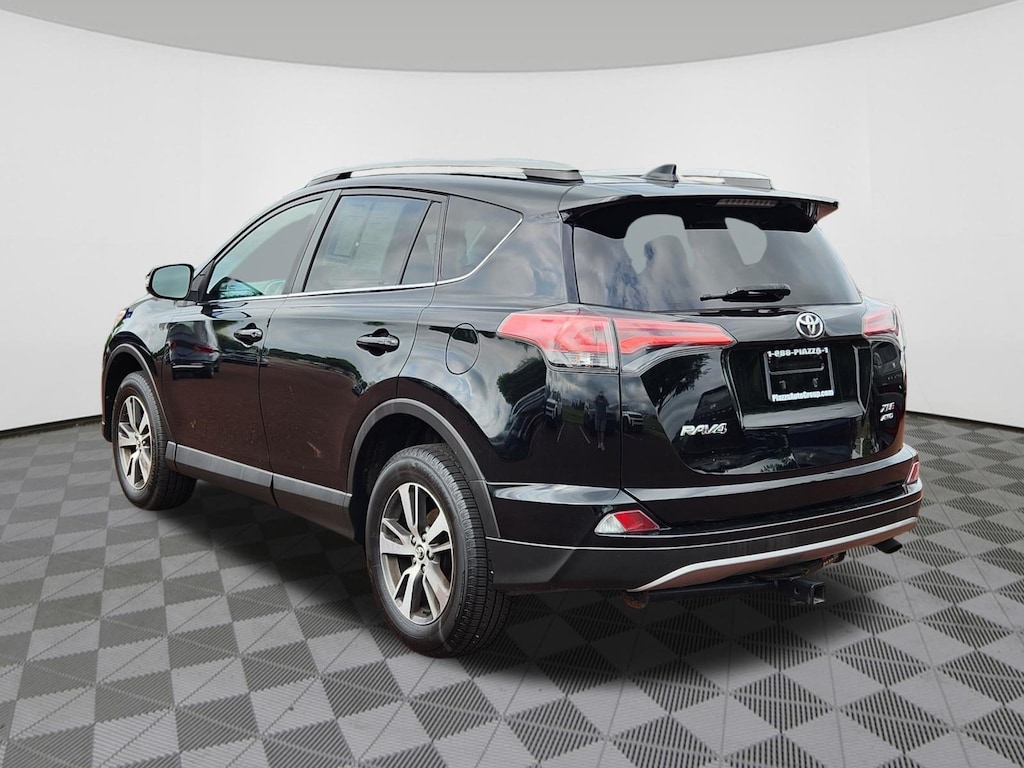 Used 2018 Toyota RAV4 XLE SUV