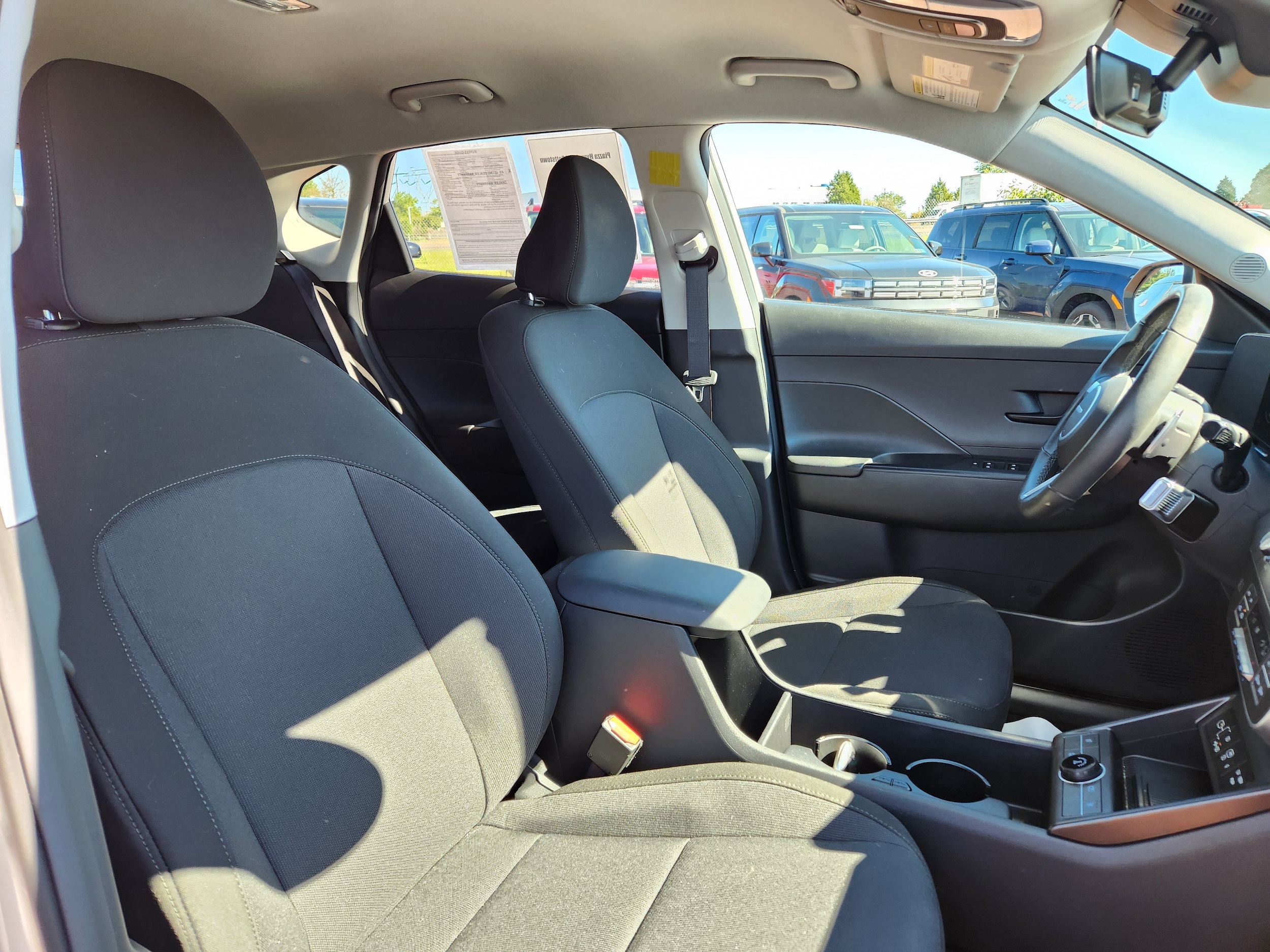 2025 Hyundai Kona SEL Convenience - Photo 16