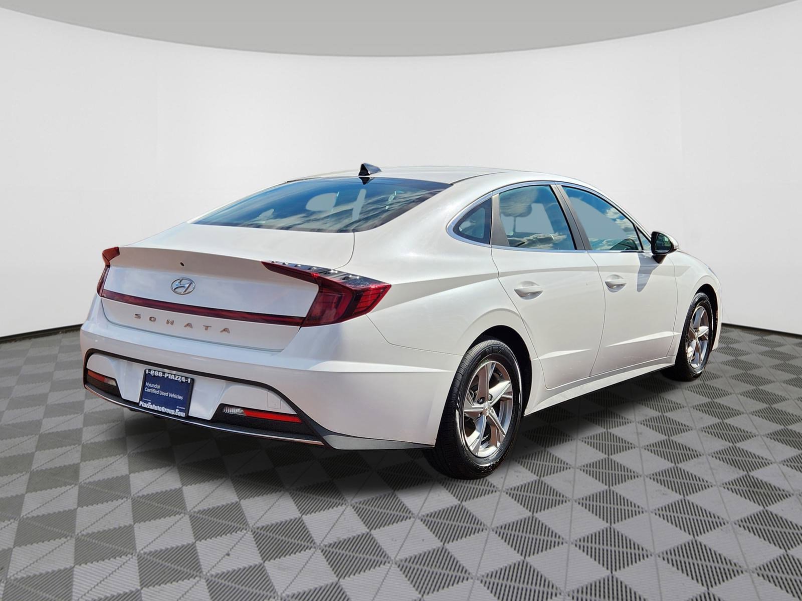 2022 Hyundai Sonata SE photo 3