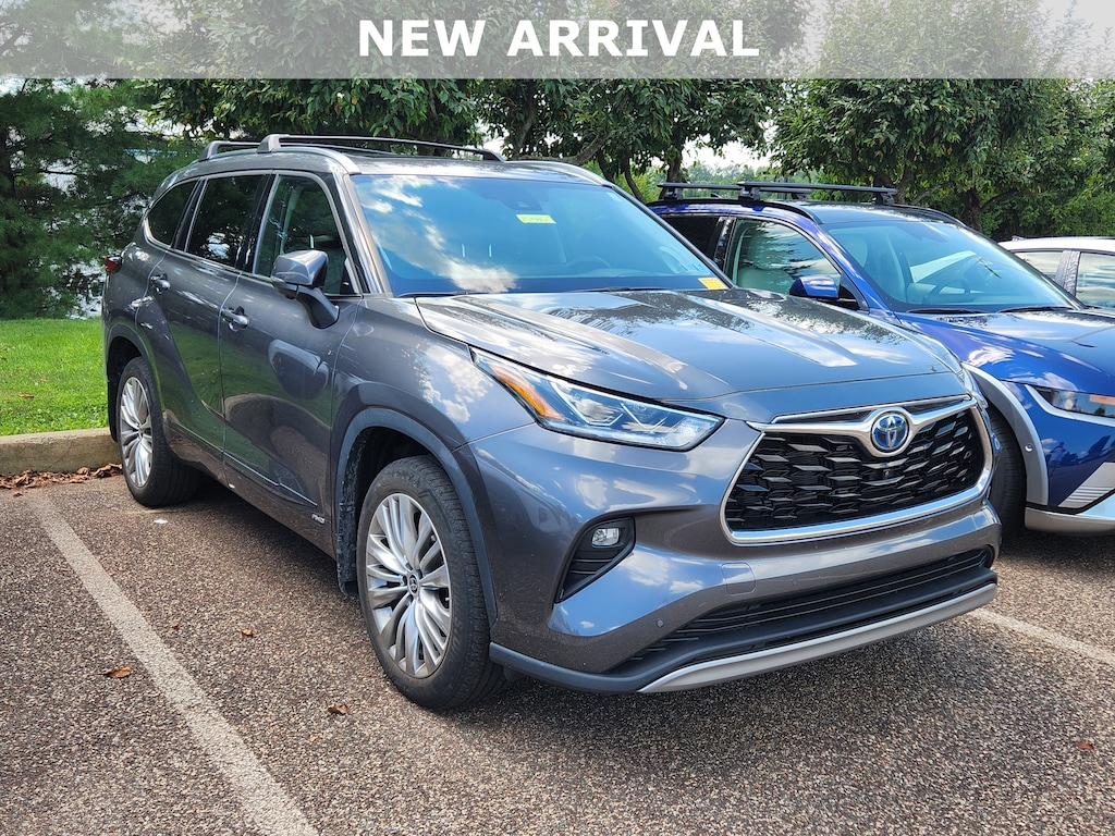 Used 2023 Toyota Highlander Hybrid Platinum SUV