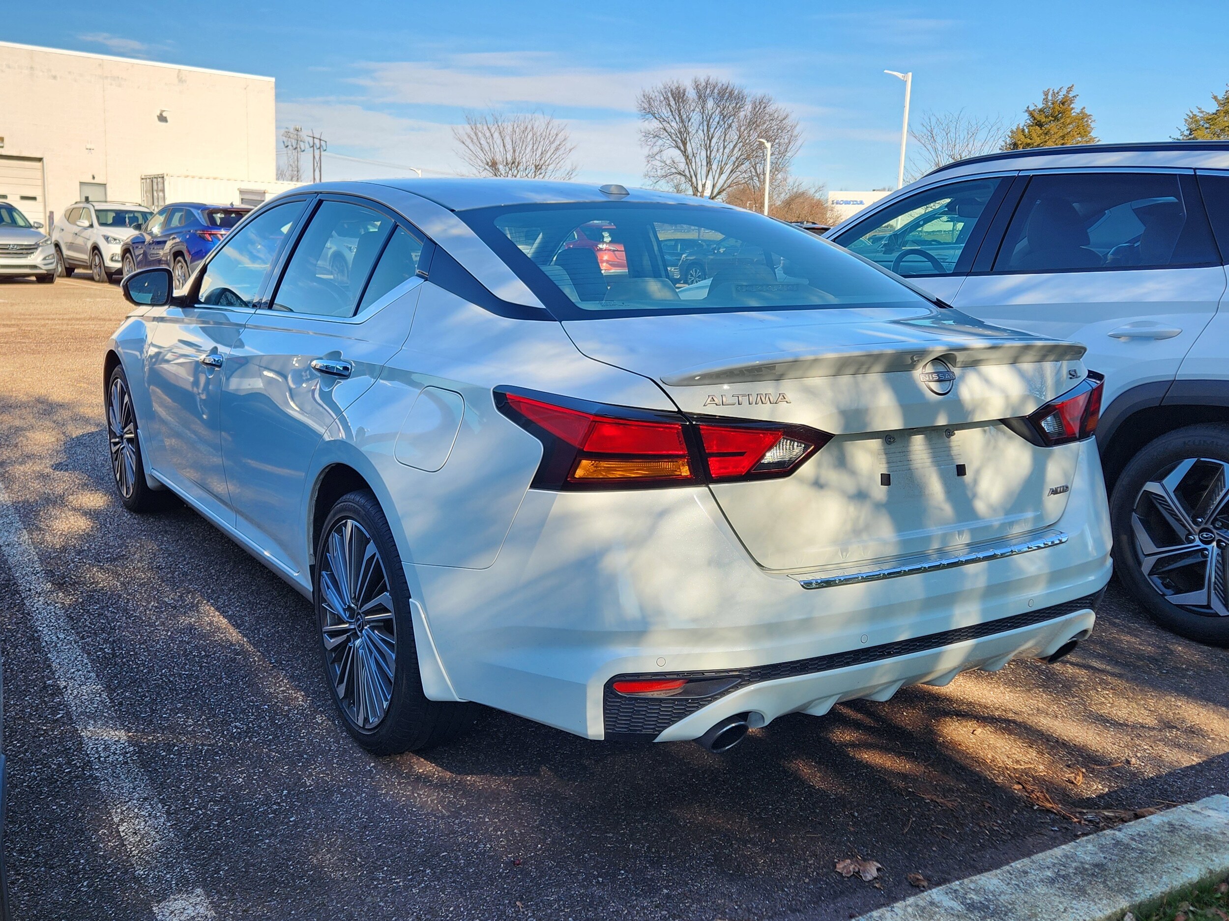 2023 Nissan Altima 2.5 SL photo 3