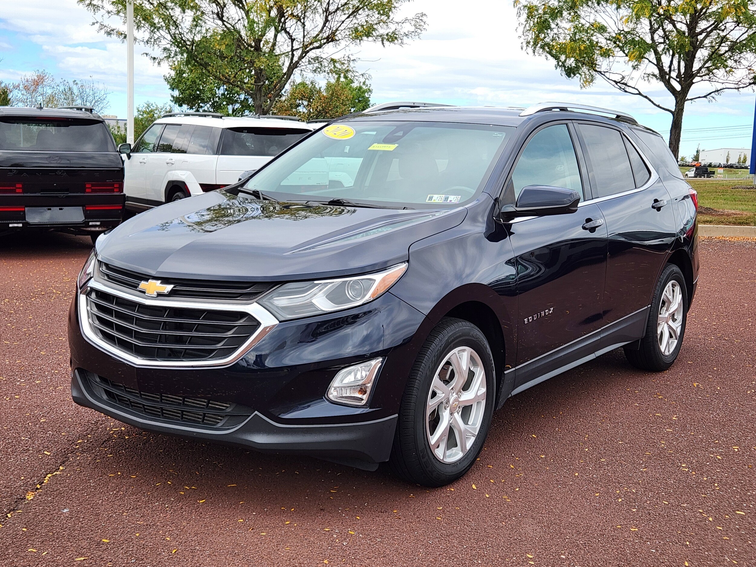 2020 Chevrolet Equinox LT photo 2