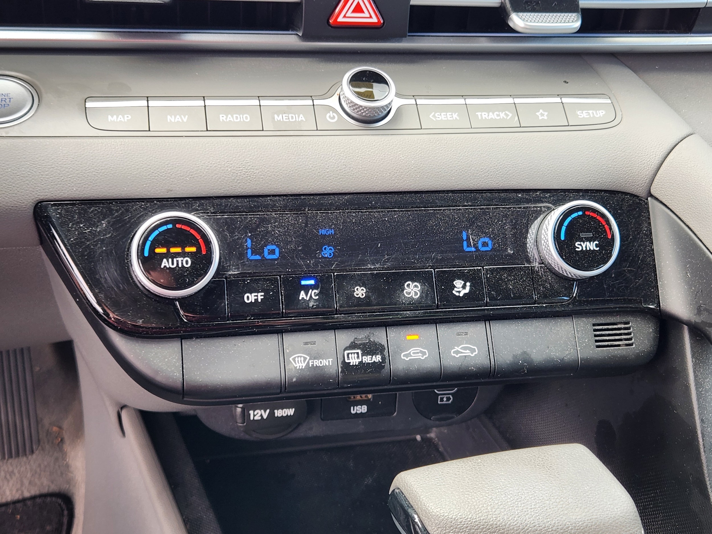 2024 Hyundai Elantra SEL - Photo 20