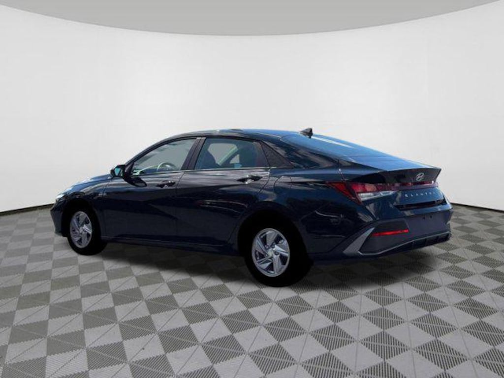 New 2026 Hyundai Elantra SE Sedan