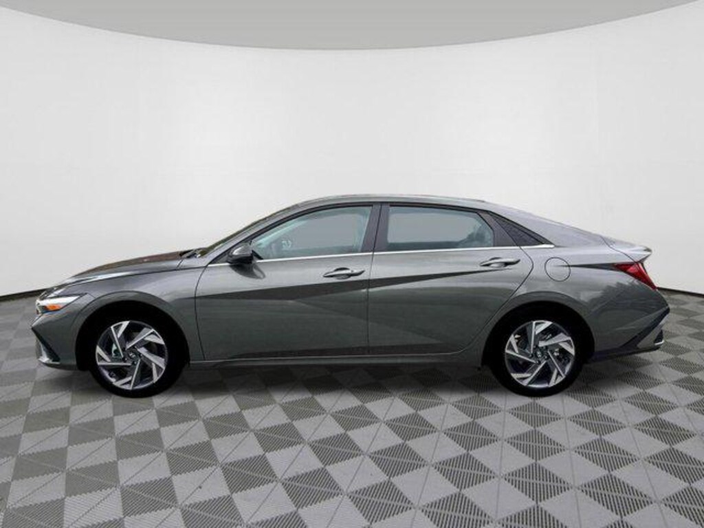 New 2026 Hyundai Elantra Limited Sedan
