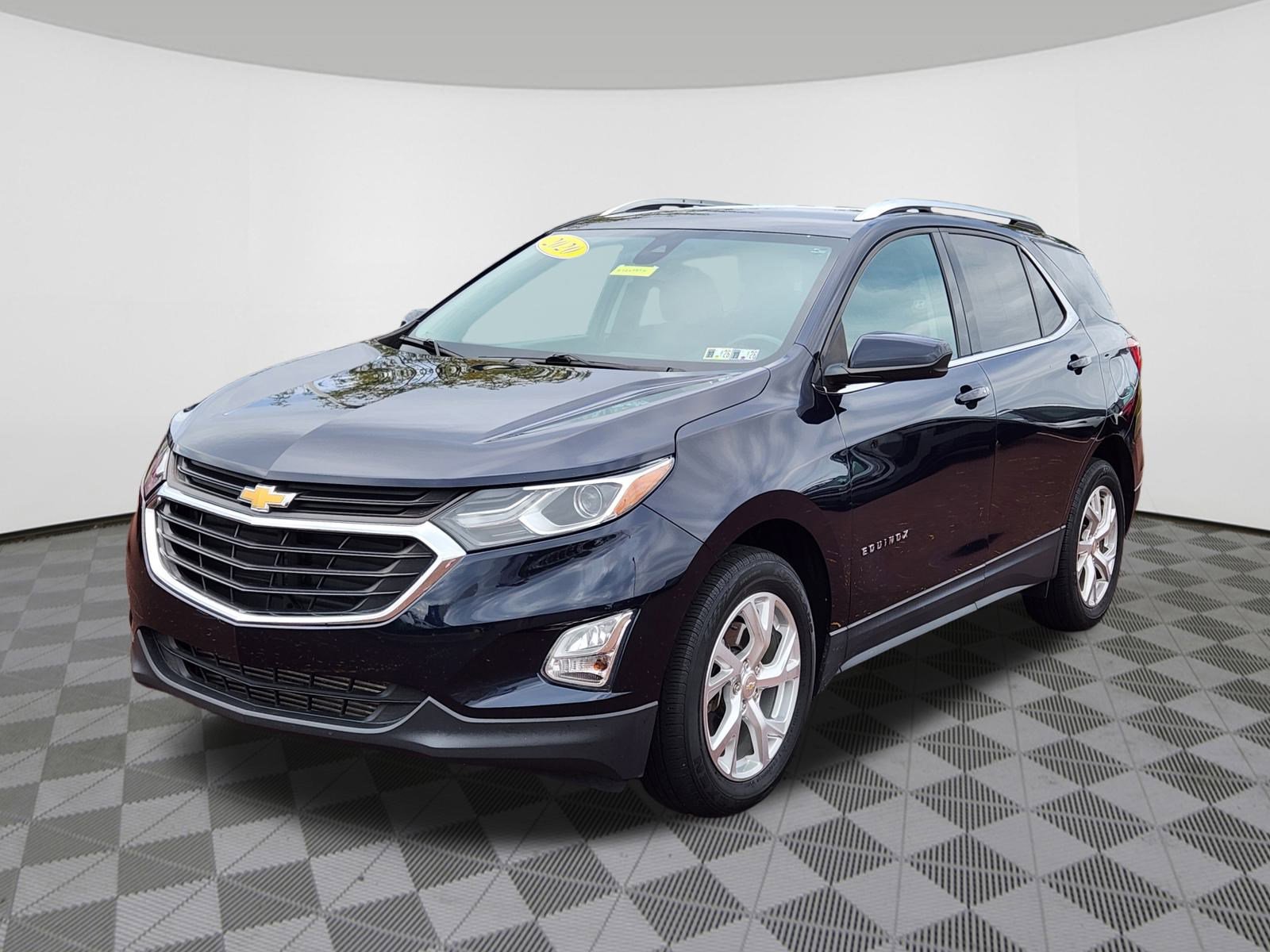 2020 Chevrolet Equinox LT photo 2