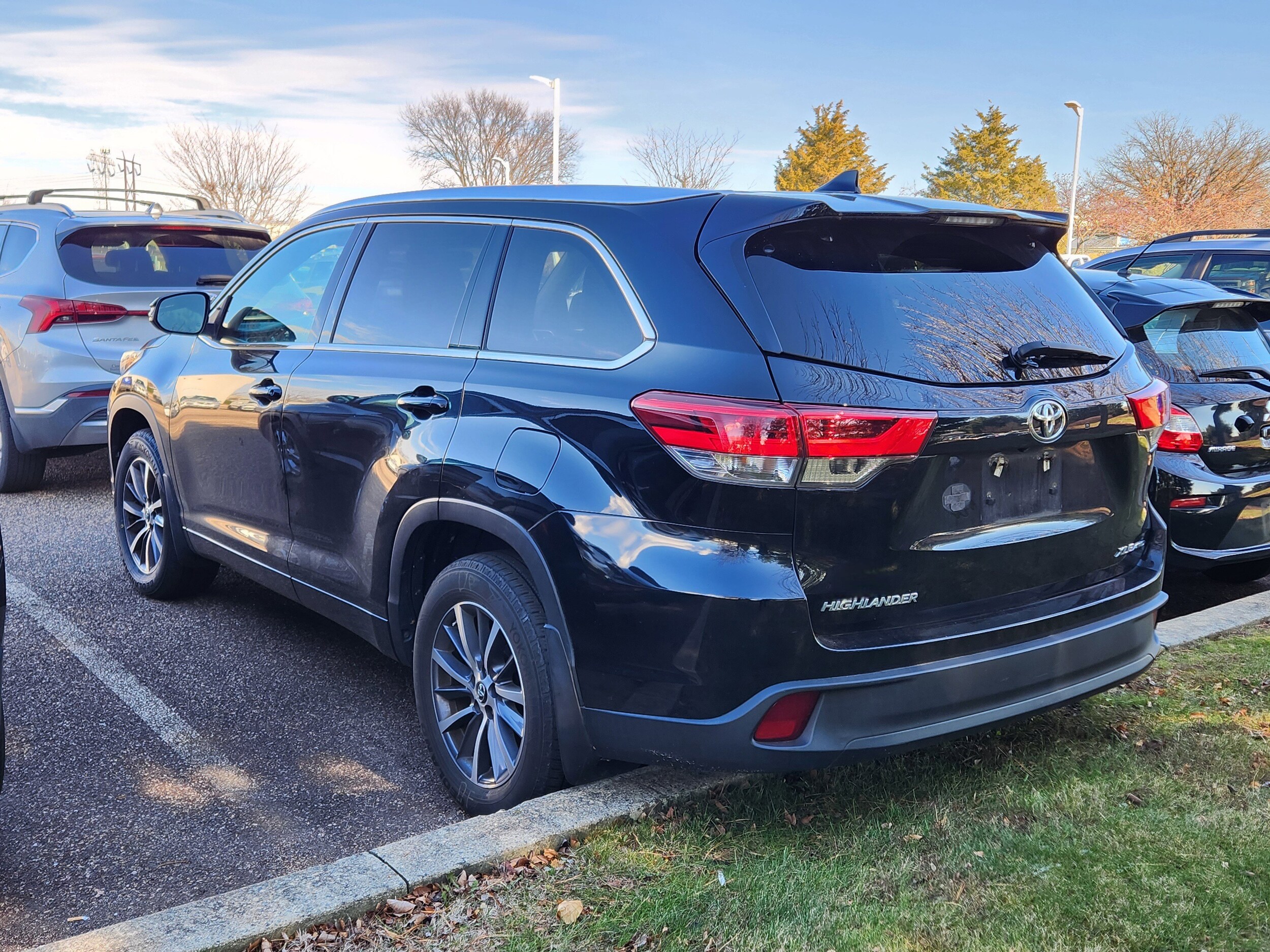 2017 Toyota Highlander XLE photo 2