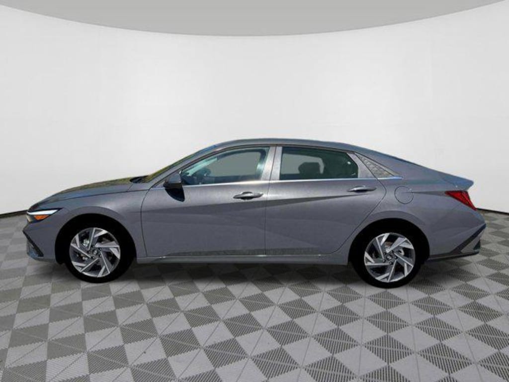 New 2026 Hyundai Elantra Limited Sedan