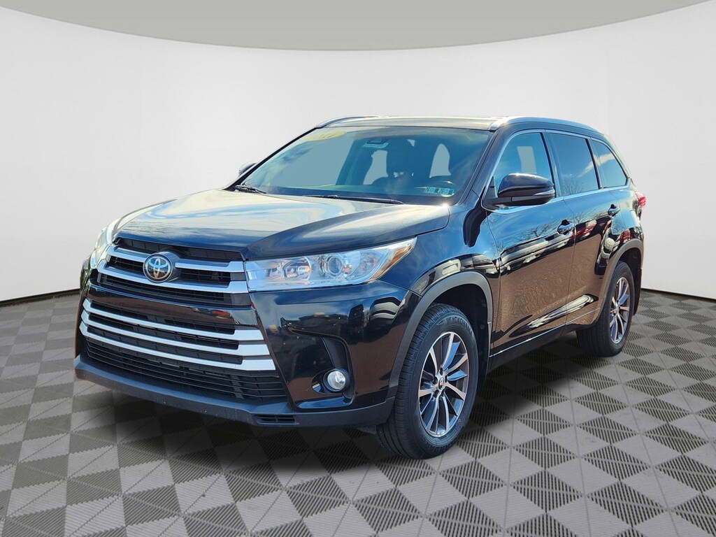 Used 2017 Toyota Highlander XLE V6 SUV