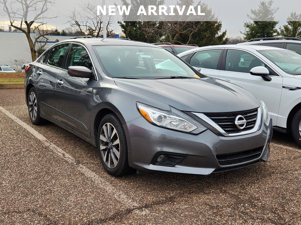 Used 2017 Nissan Altima 2.5 SV Sedan