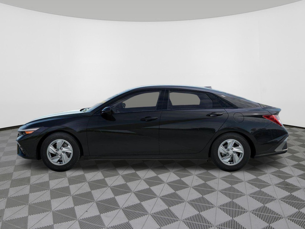 New 2026 Hyundai Elantra SE Sedan