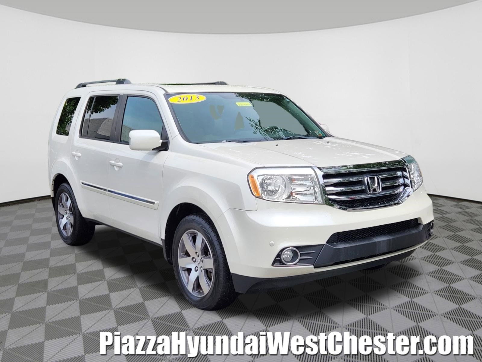 2013 Honda Pilot Touring 4WD w/ NAVI and RES's photo