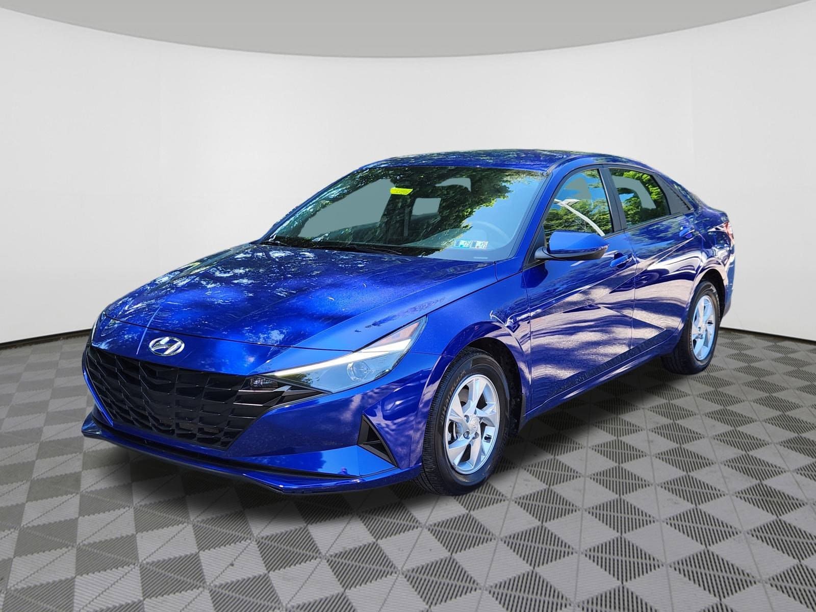 Used 2023 Hyundai Elantra SE with VIN KMHLL4AG7PU381884 for sale in West Chester, PA