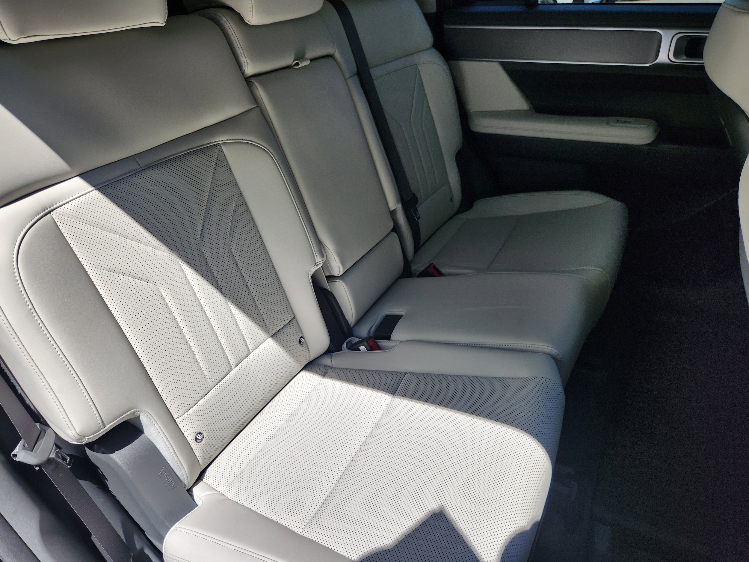 2025 Hyundai Santa Fe SEL - Photo 16